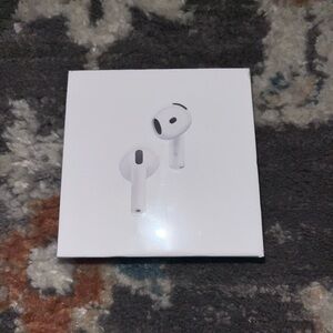 Apple White Wireless Earbuds with Charging Case